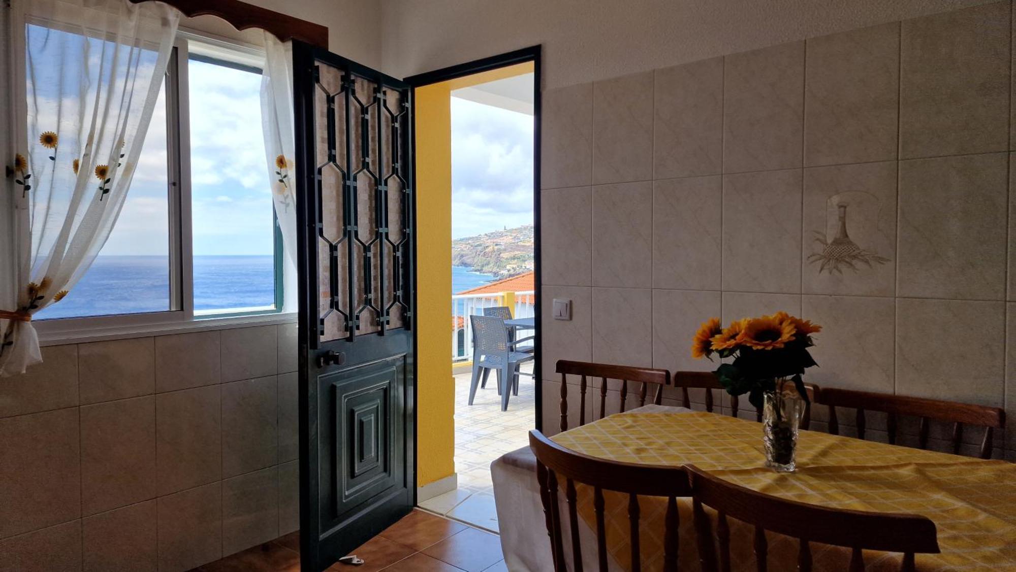 Sol E Mar By The Airport Holiday home Santa Cruz (Madeira)